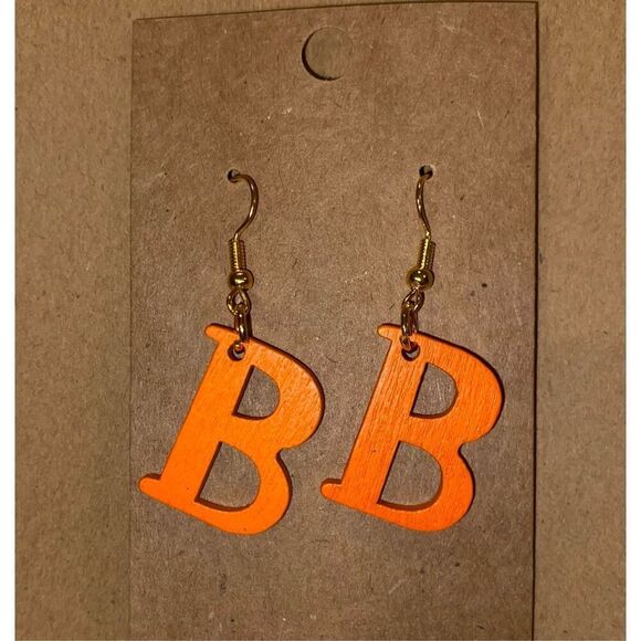 ☀️3/$12☀️ Letter “B” Wood Earrings (Orange) - Picture 1 of 3